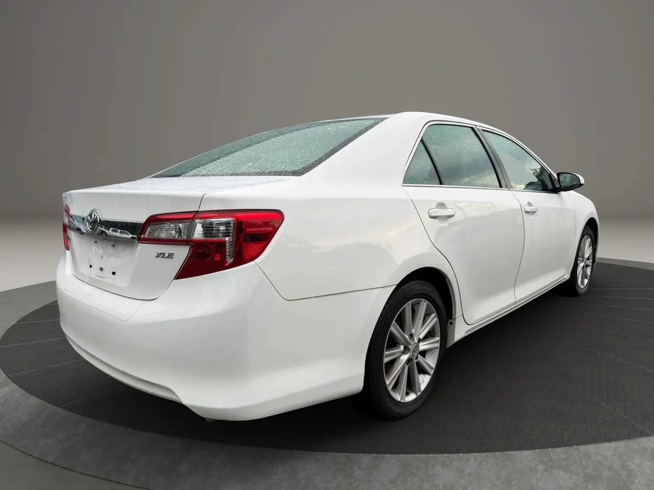 Used 2012 Toyota Camry XLE w/ Leather Pkg FWD image 5
