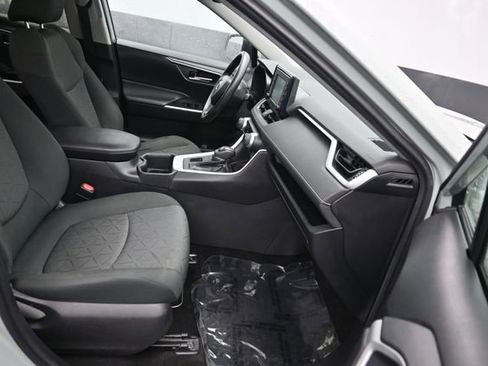 Used 2022 Toyota RAV4 XLE w/ Convenience Package AWD/4WD image 9