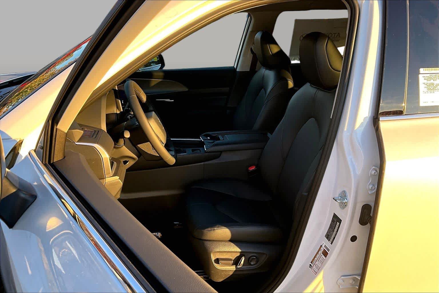 New 2026 Toyota Grand Highlander XLE FWD image 9