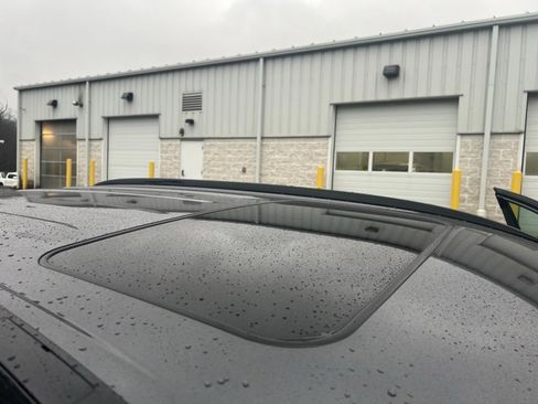 Used 2023 Toyota RAV4 XLE Premium image 27