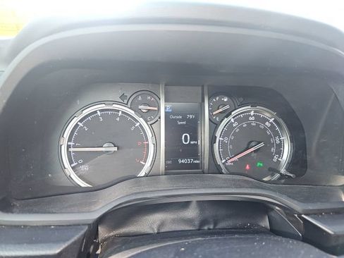 Used 2022 Toyota 4Runner Limited AWD/4WD image 17