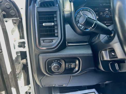 Used 2022 RAM 2500 Limited w/ Night Edition AWD/4WD image 10
