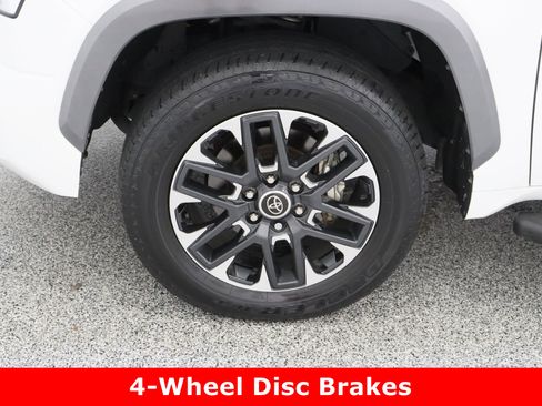 Used 2023 Toyota Tundra Limited w/ Power Package image 11