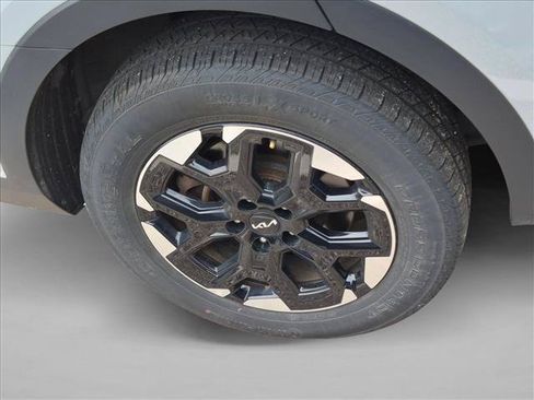 Used 2024 Kia Sorento S w/ Panoramic Sunroof Package AWD/4WD image 8