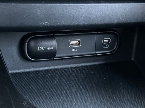 Used 2025 Kia Seltos S image 35