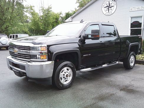Used 2016 Chevrolet Silverado 2500 W/T w/ WT Convenience Package AWD/4WD image 2