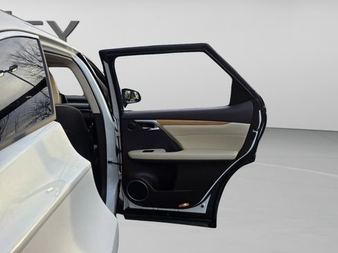 Used 2018 Lexus RX 350L w/ Premium Package image 25