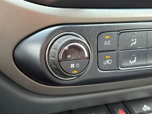 Used 2018 Chevrolet Colorado Z71 RWD image 28