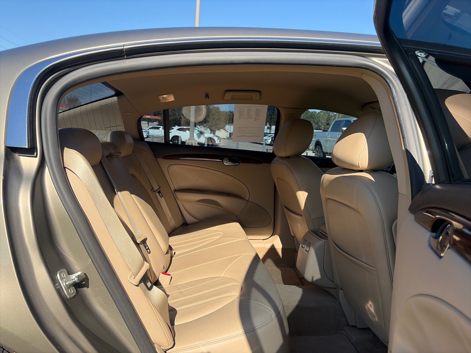 Used 2011 Buick Lucerne CXL FWD image 11
