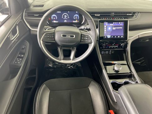 Used 2023 Jeep Grand Cherokee Altitude image 22