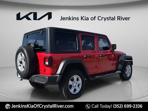 Used 2022 Jeep Wrangler Unlimited Sport AWD/4WD image 7