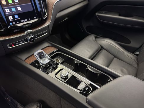 Used 2024 Volvo XC60 B5 Ultimate w/ Protection Package Premier image 21