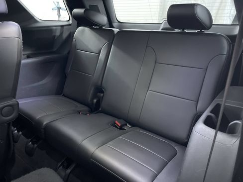 Used 2023 Chevrolet Traverse LT AWD/4WD image 21
