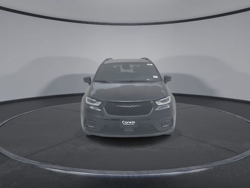 New 2026 Chrysler Pacifica Limited image 6