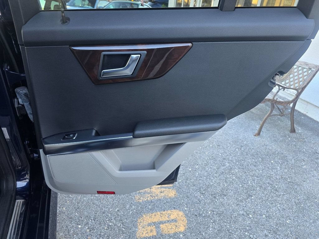 Used 2013 Mercedes-Benz GLK 350 4MATIC image 18