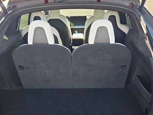 Used 2022 Tesla Model X image 8