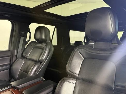Used 2020 Lincoln Navigator L Reserve w/ Luxury Package AWD/4WD image 6