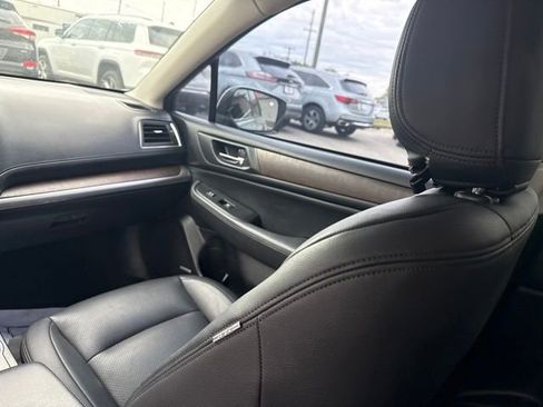 Used 2017 Subaru Outback 2.5i Limited AWD/4WD image 18