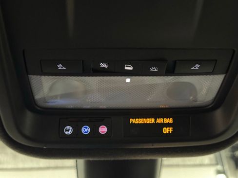 Used 2017 Chevrolet Cruze Premier image 34