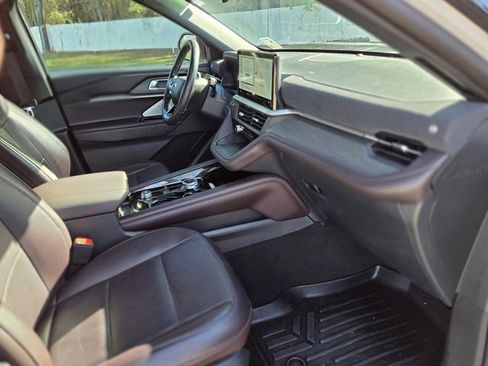 Used 2025 Ford Explorer Platinum image 15