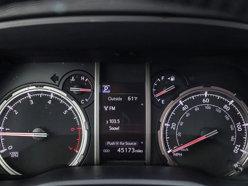 Used 2024 Toyota 4Runner TRD Off-Road image 34