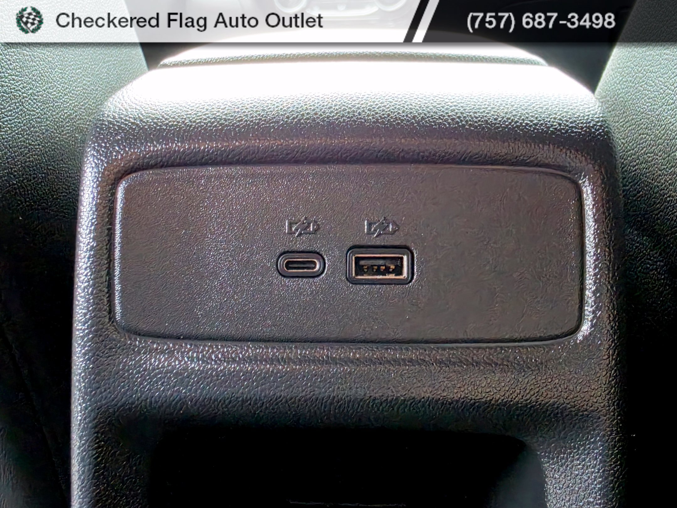 Used 2024 Chevrolet Trax RS w/ Sunroof Package FWD image 39