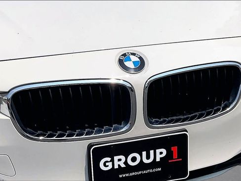 Used 2015 BMW 320i xDrive Sedan AWD/4WD image 30