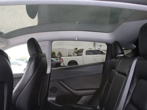 Used 2023 Tesla Model Y Long Range AWD/4WD image 36