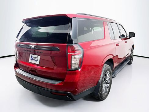 Used 2023 Chevrolet Suburban Z71 w/ Luxury Package AWD/4WD image 7