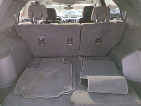 Used 2018 Chevrolet Equinox LT w/ Sun & Infotainment Package image 18