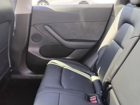 Used 2021 Tesla Model Y Long Range image 19