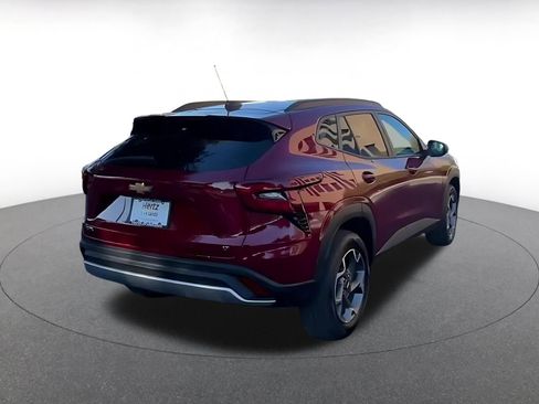 Used 2025 Chevrolet Trax LT w/ LT Convenience Package image 13