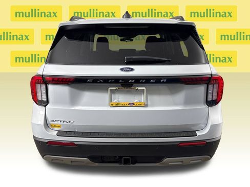 New 2026 Ford Explorer Active w/ Active Comfort Package RWD image 8