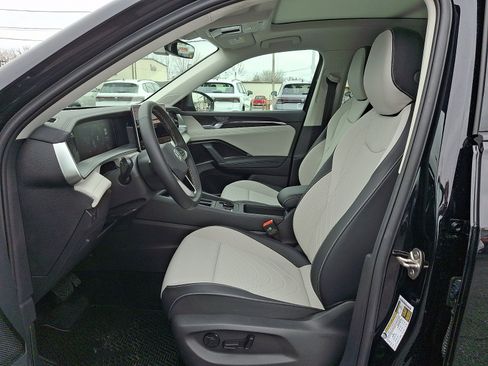 New 2026 Volkswagen Tiguan SE AWD/4WD image 7