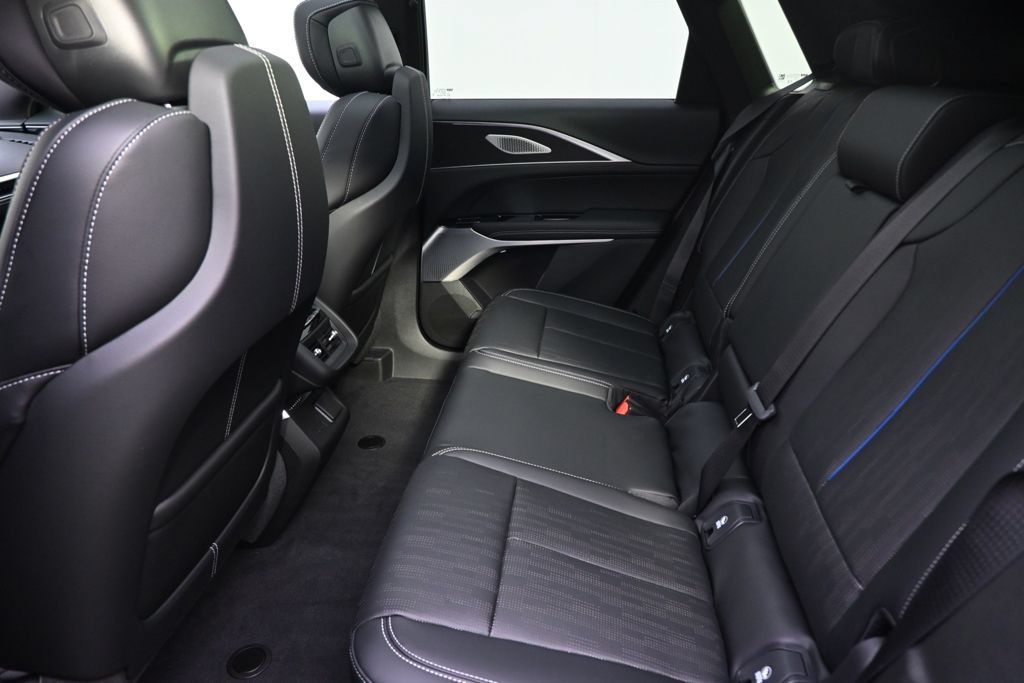 New 2026 Cadillac Lyriq V w/ LPO, Floor Liner Package AWD/4WD image 21