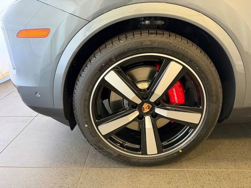New 2026 Porsche Cayenne S AWD/4WD image 10