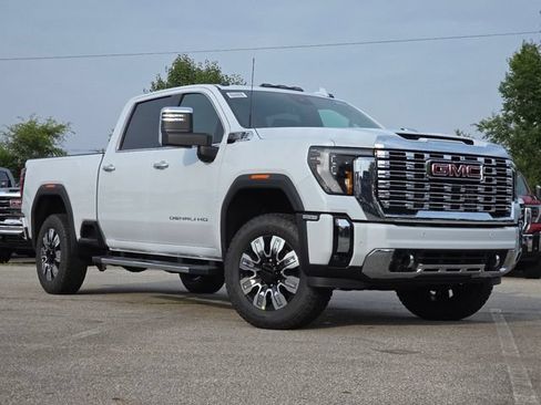 New 2026 GMC Sierra 2500 Denali w/ Denali Reserve Package AWD/4WD image 2