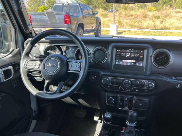 Used 2023 Jeep Wrangler Unlimited AWD/4WD image 21