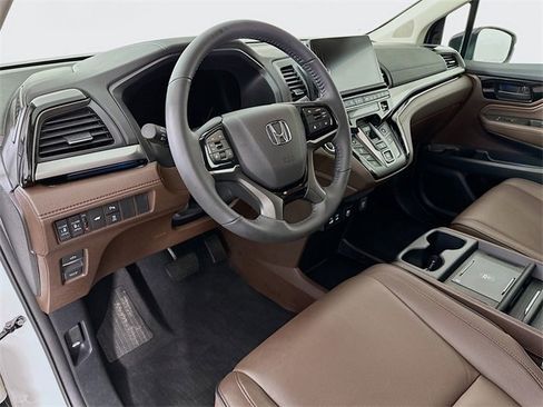 Certified 2026 Honda Odyssey Touring image 21
