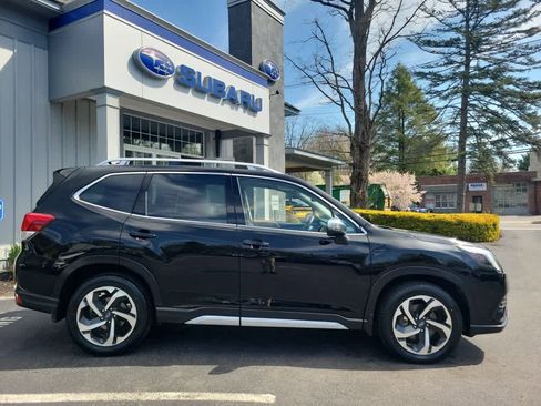 Used 2023 Subaru Forester Touring image 2