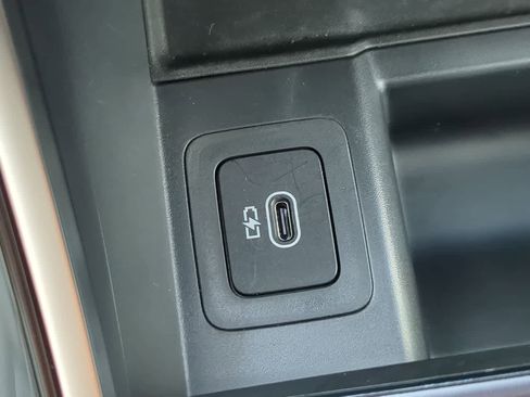 Certified 2026 Land Rover Range Rover Velar Dynamic SE image 33