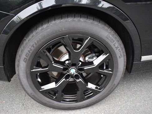 Used 2024 BMW X7 xDrive40i w/ Premium Package AWD/4WD image 10