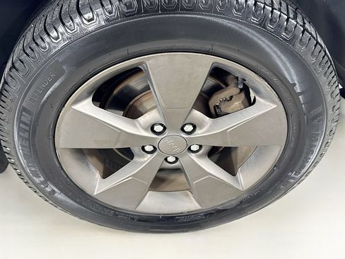Used 2016 Jeep Cherokee 75th Anniversary AWD/4WD image 38