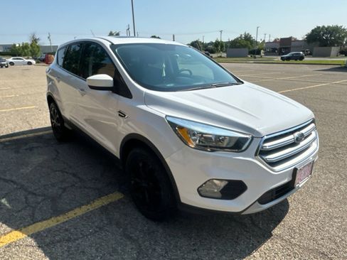 Used 2017 Ford Escape SE FWD image 16