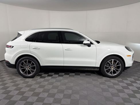 Used 2026 Porsche Cayenne AWD/4WD image 8