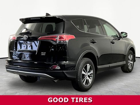 Used 2018 Toyota RAV4 XLE AWD/4WD image 6