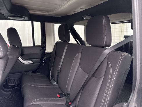 Used 2014 Jeep Wrangler Unlimited Rubicon w/ Connectivity Group image 20