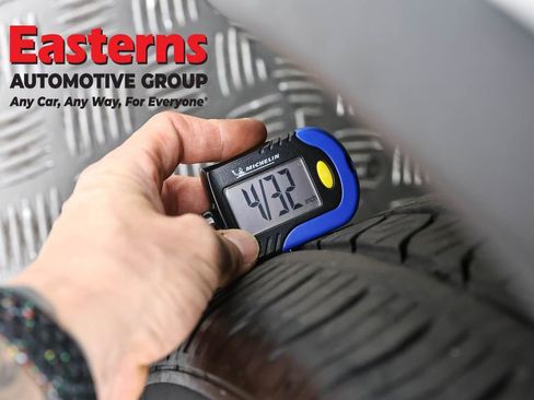 Used 2020 Tesla Model Y Long Range image 25