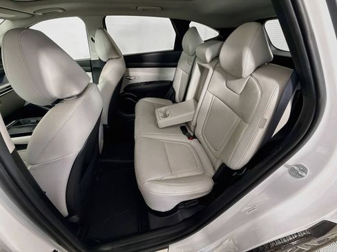 Used 2025 Hyundai Tucson Limited AWD/4WD image 26