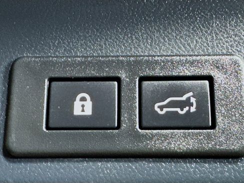 Used 2021 Subaru Ascent Premium w/ Convenience Package AWD/4WD image 30
